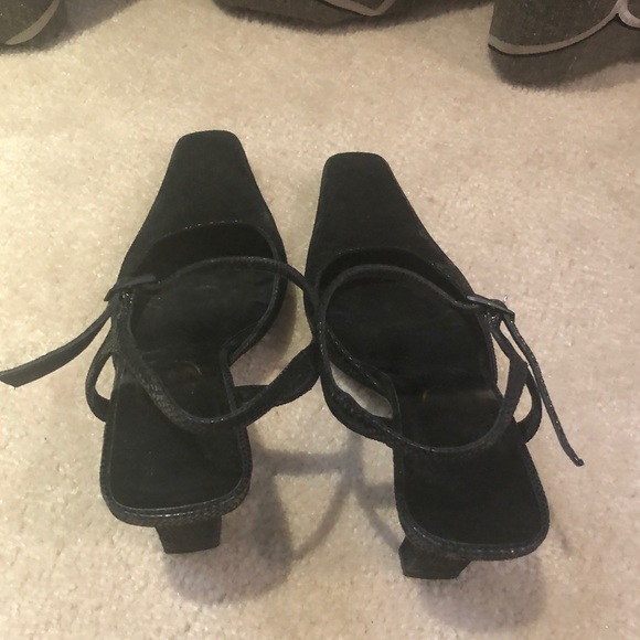 Brown’s Couture Leather Heel Shoe - Picture 4 of 9